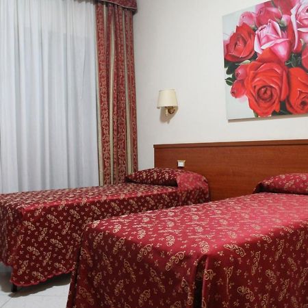 Hotel Vitti ローマ エクステリア 写真