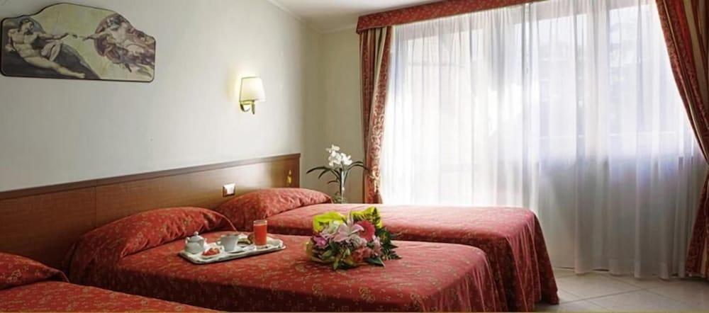 Hotel Vitti ローマ エクステリア 写真